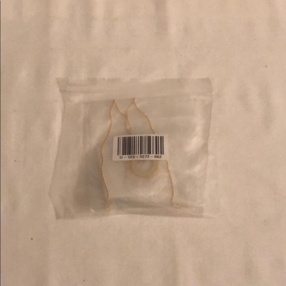 New O-Ring Pendant Necklace Gold - Picture 3 of 9